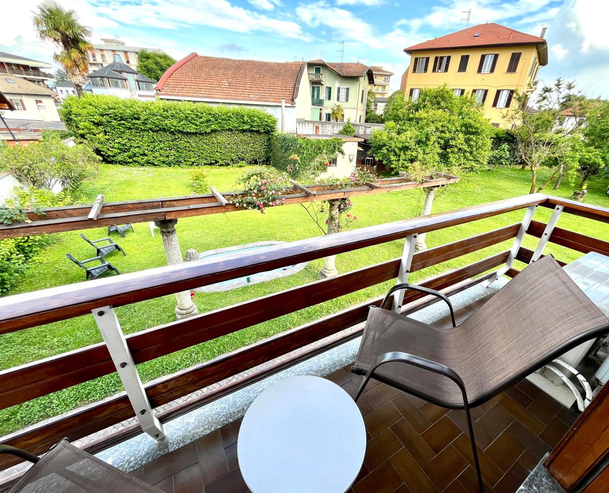 ארונה Bella Vita Guesthouse -Parcheggio Privato Interno מראה חיצוני תמונה