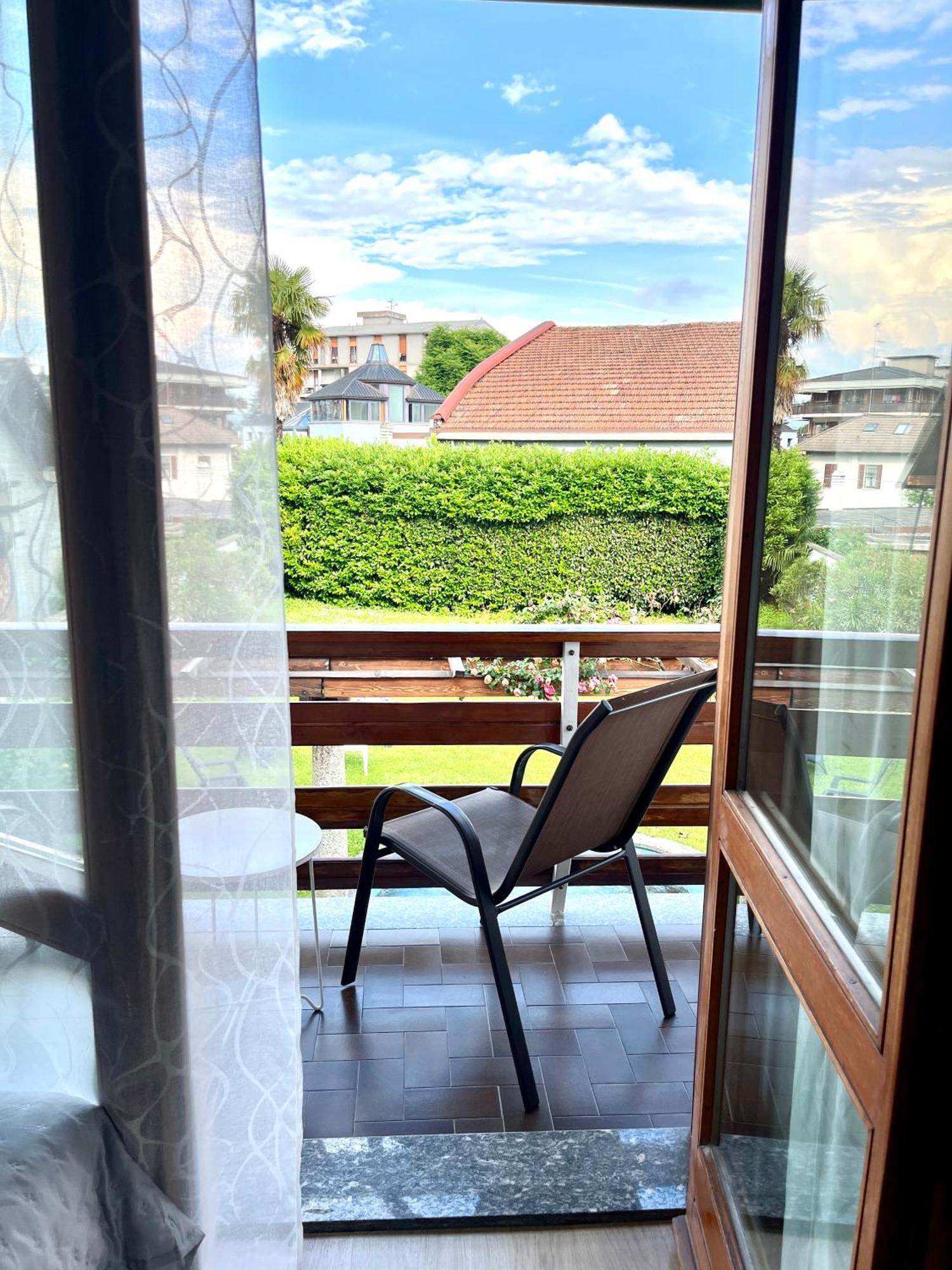 ארונה Bella Vita Guesthouse -Parcheggio Privato Interno מראה חיצוני תמונה